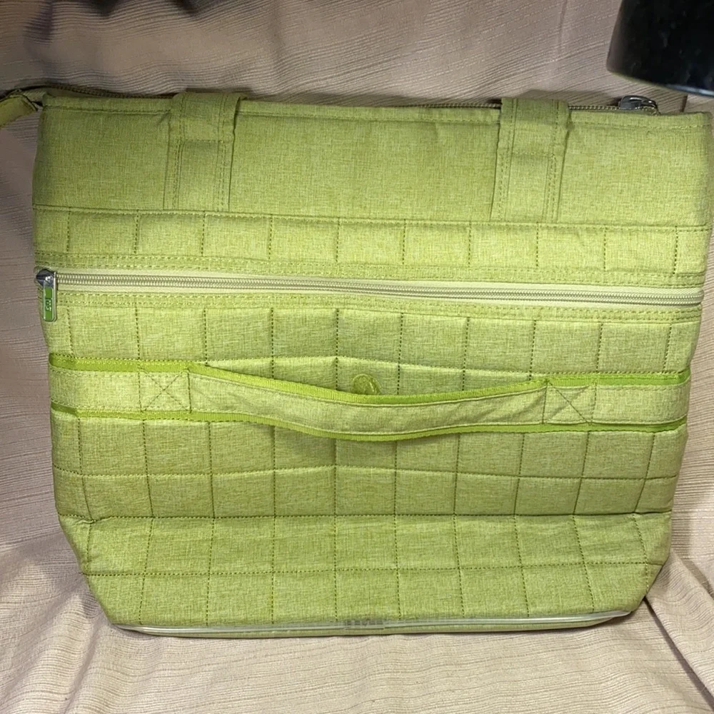 NWT Lug taxicab full tote- best one ever!
